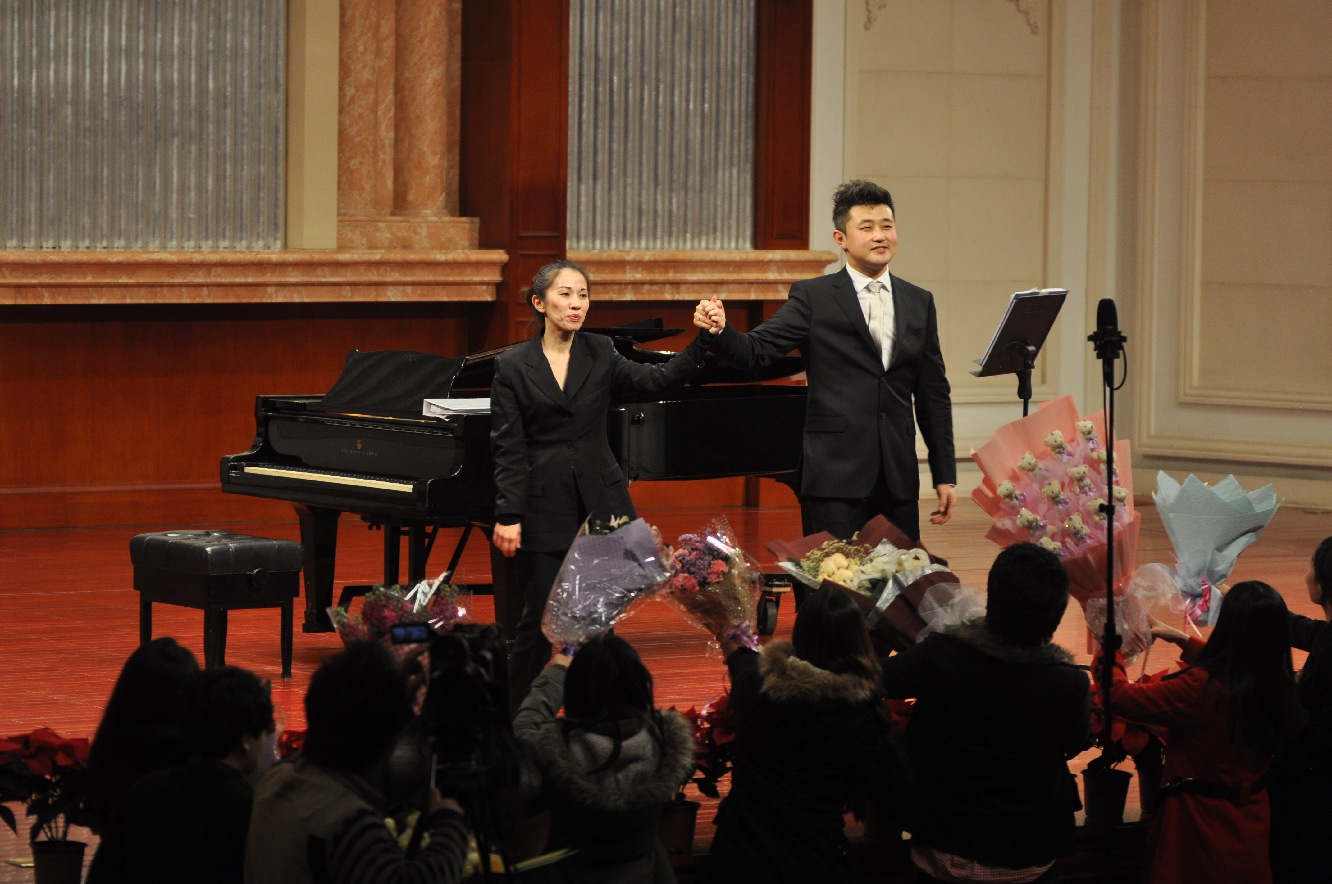 I played for Tenor Yuan Lu’s recital at the Tianjin Concert Hall in December 2013.