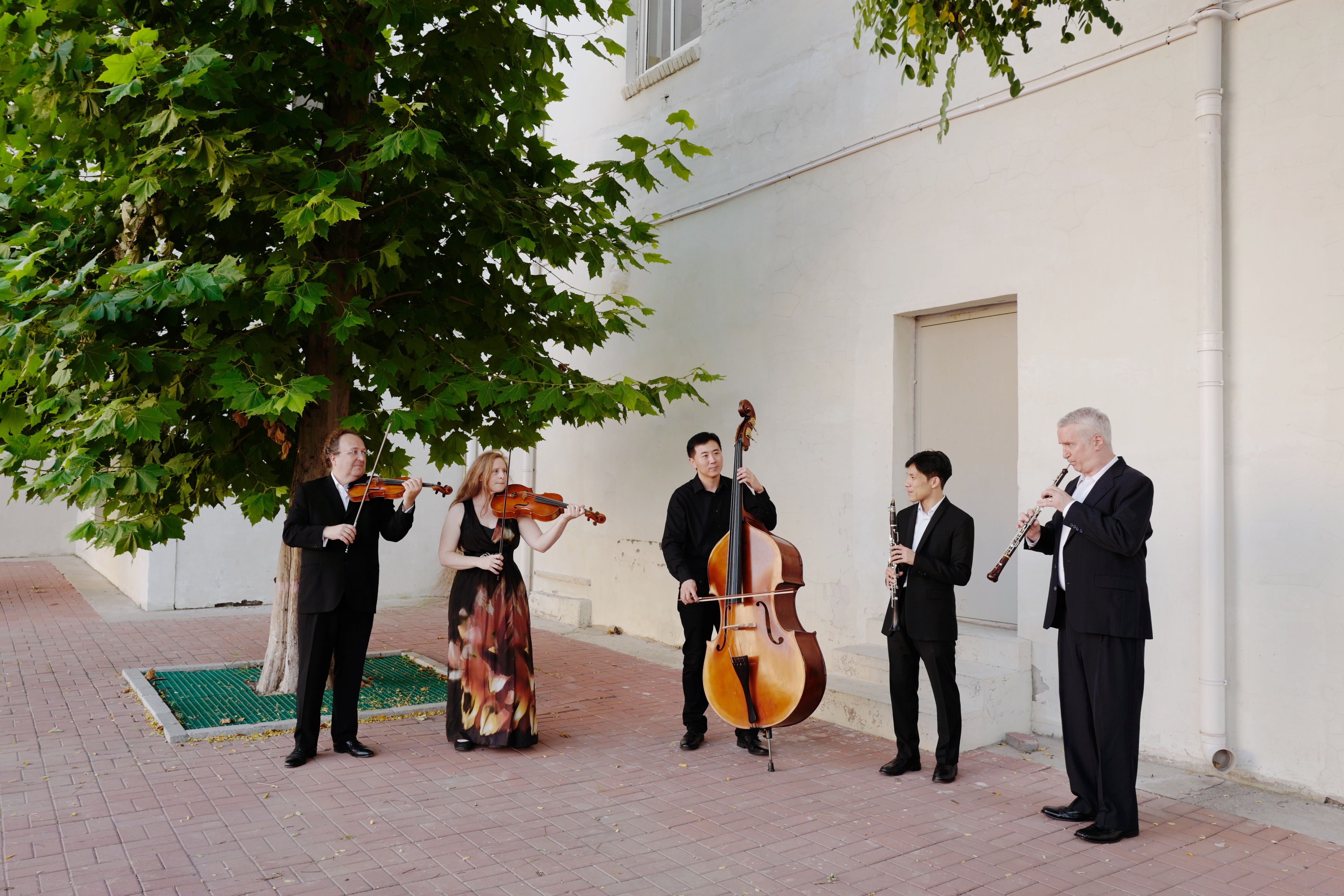 TIanjin Juilliard Ensemble (small group outside) 