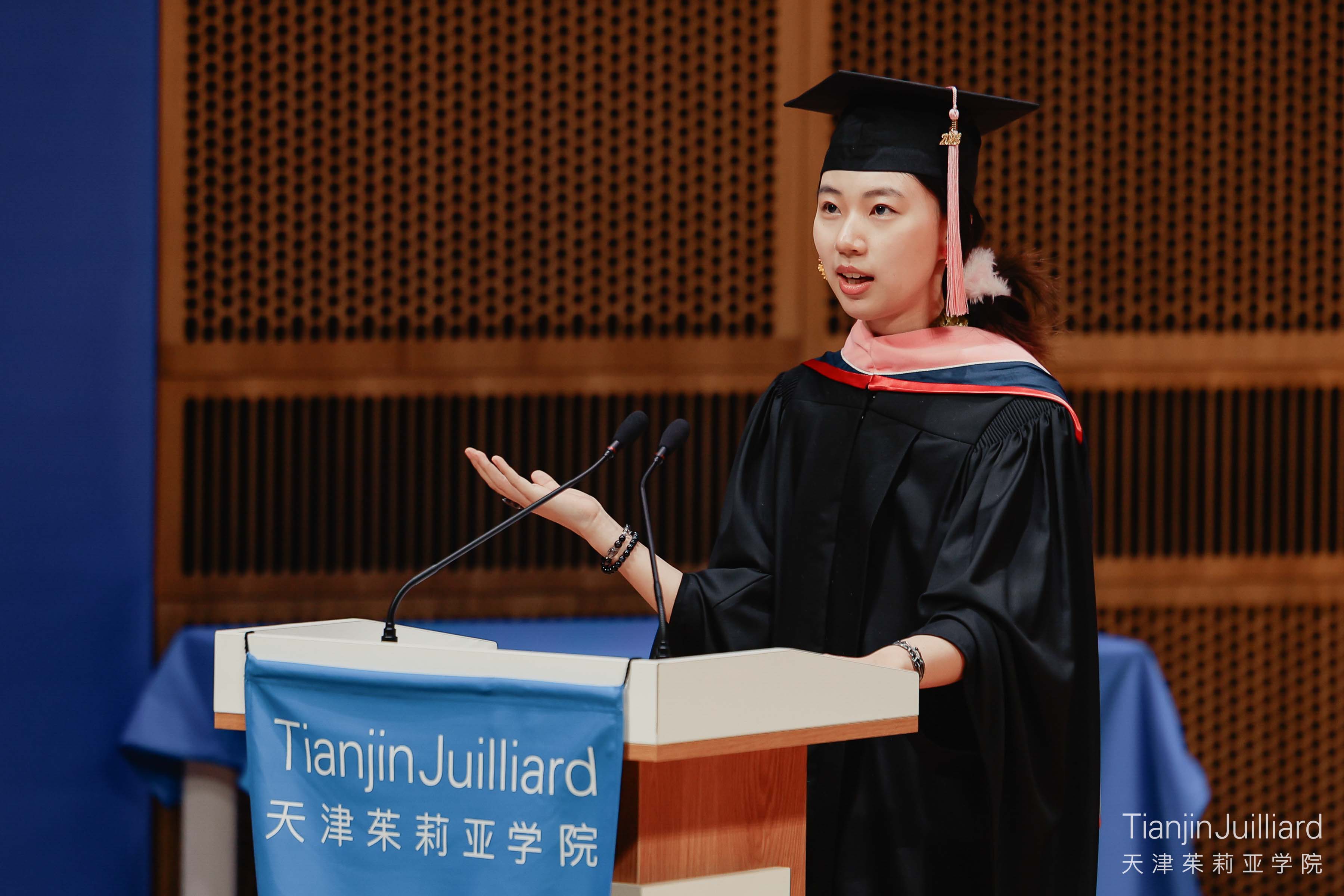 Zihua Liu (MM ’26, Collaborative Piano) delivers remarks on behalf of the graduating class.