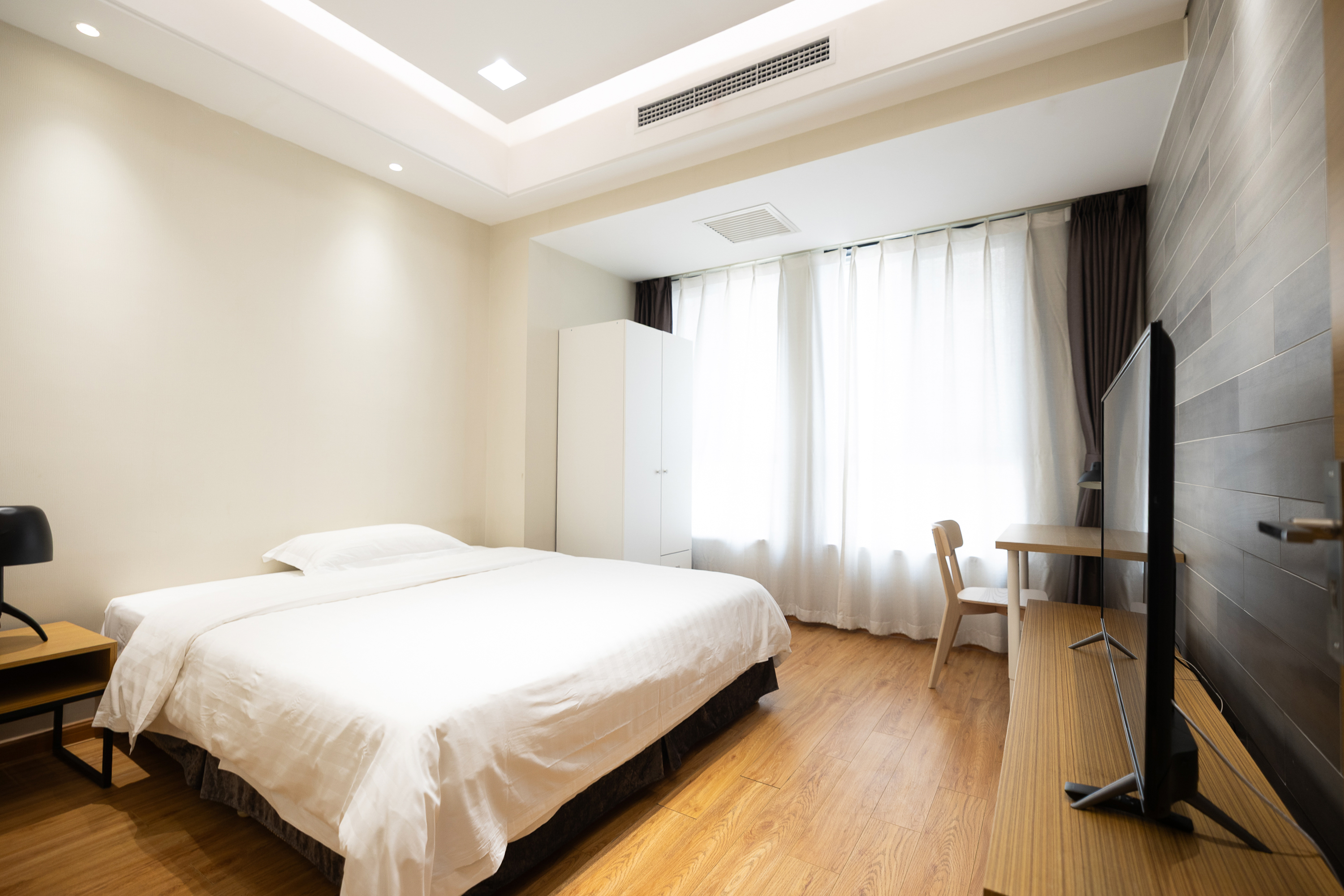 Standard Double Suite:bedroom1.jpg