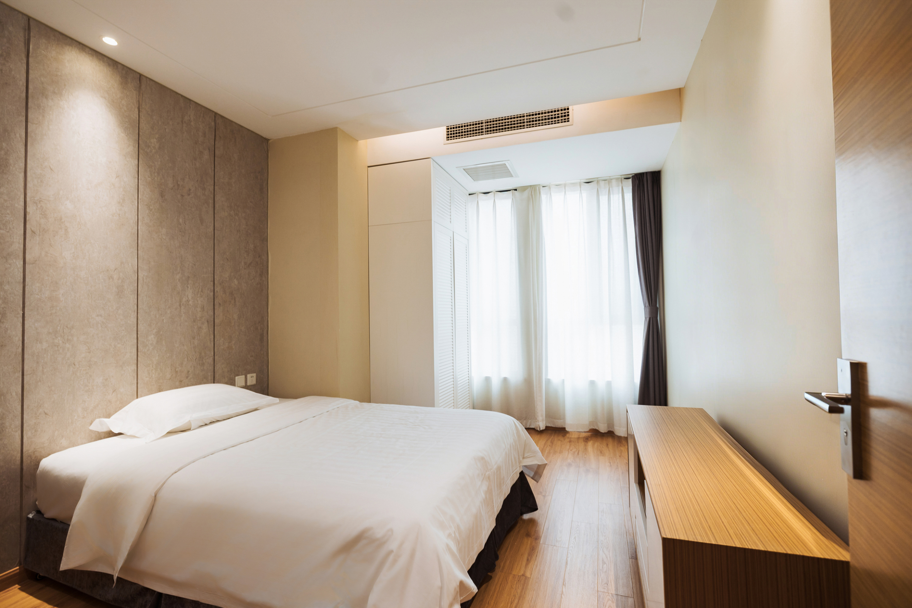 Triple Suite B3:bedroom1.jpg