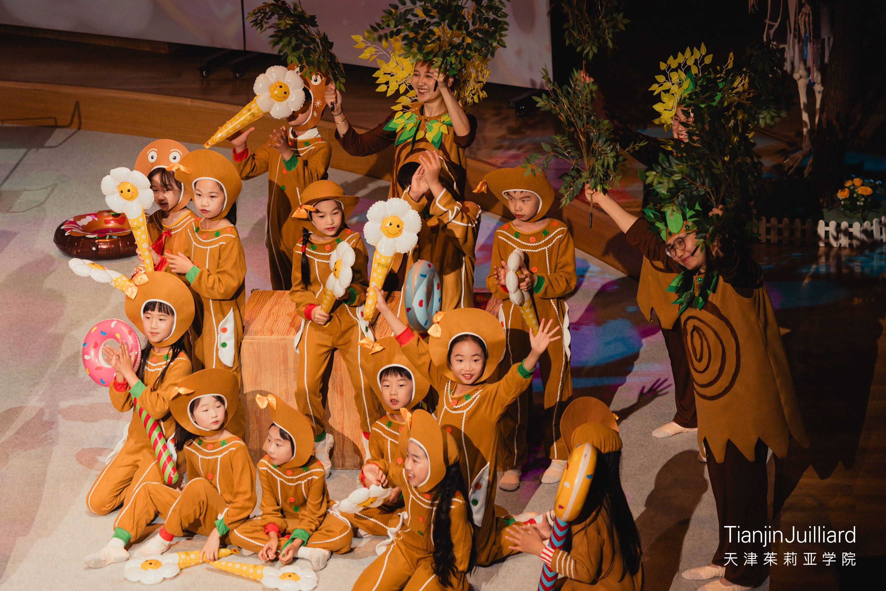 音乐发展项目学生参与2026年歌剧《糖果屋》演出。