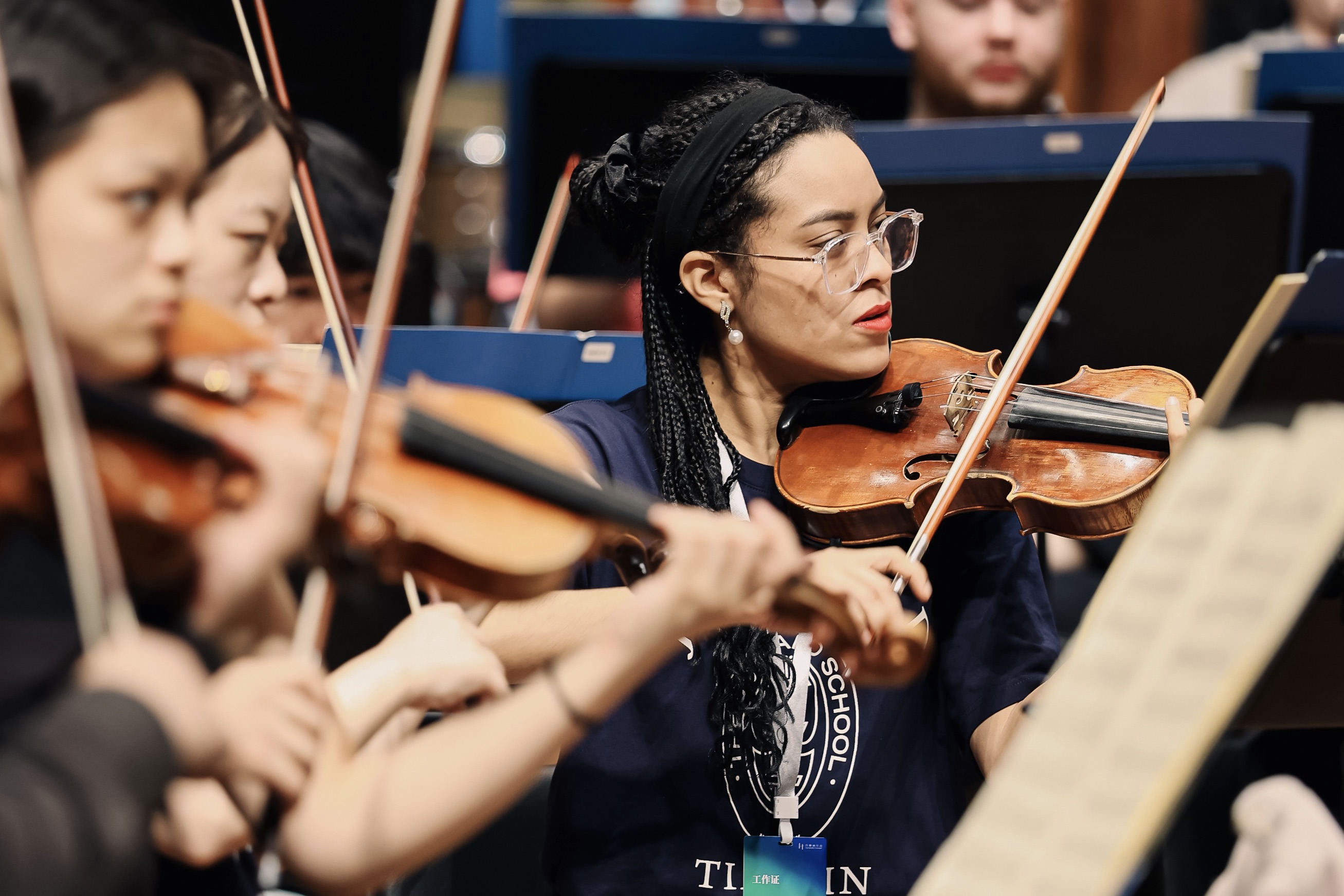 Mary rehearsed with the Tianjin Juilliard Orchestra at Guangzhou’s Xinghai Concert Hall in March 2026.