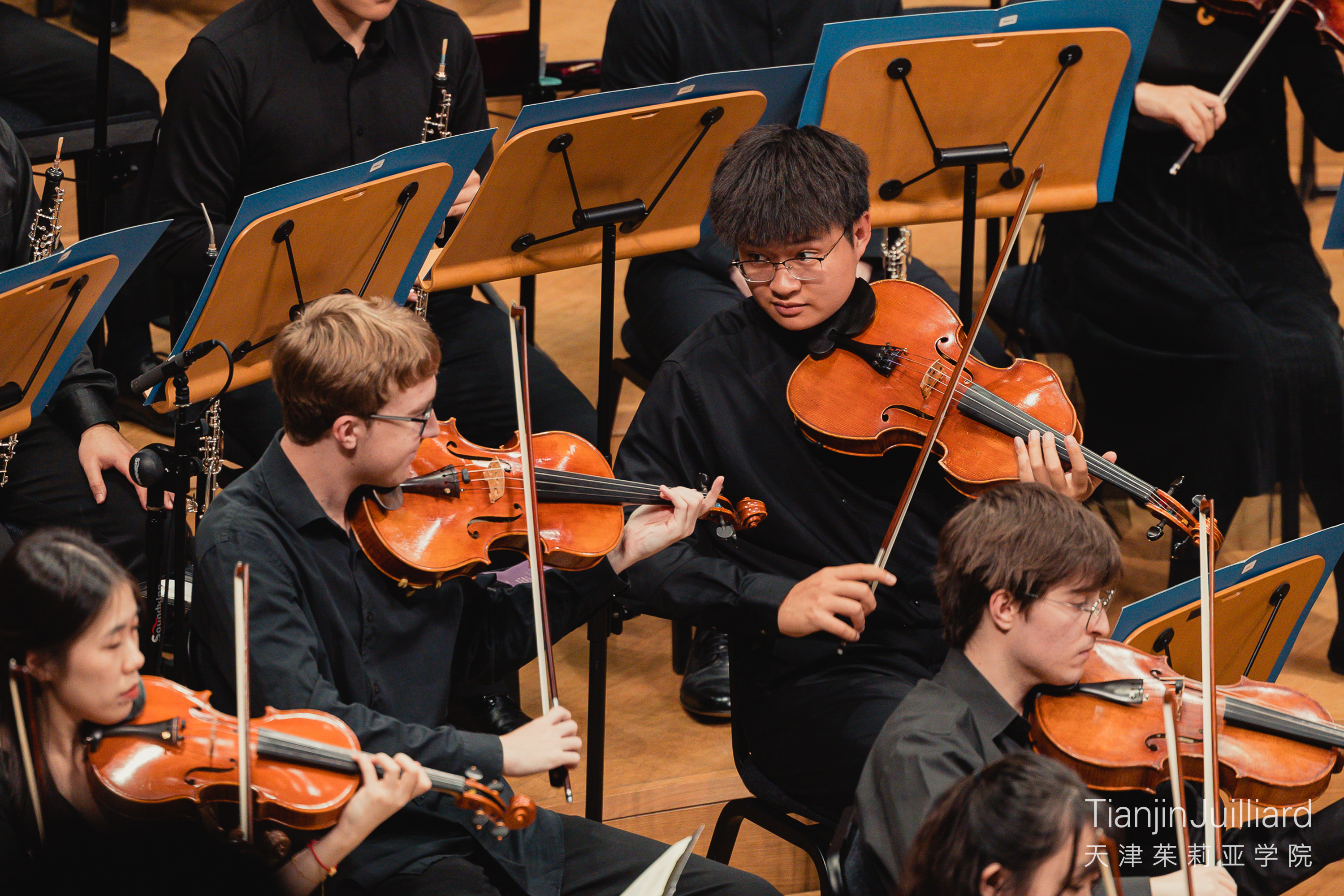 Haowen Sun performed with the Tianjin Juilliard Orchestra in October 2025. 
