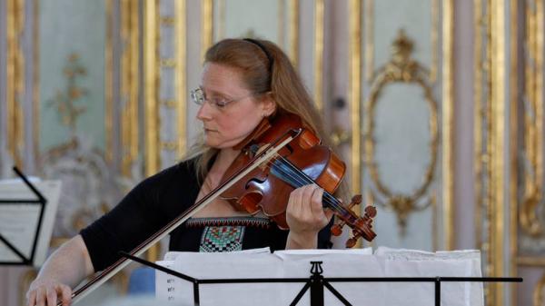 Sheila Browne Performing