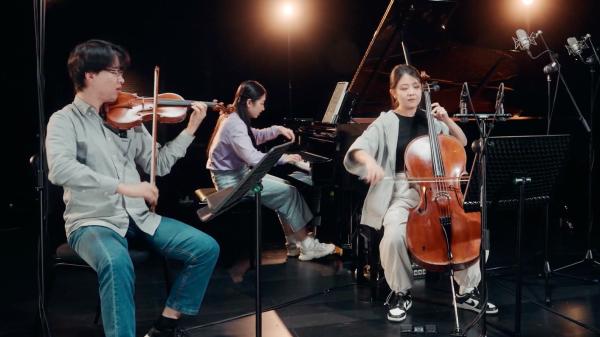 HAYDN - Piano Trio in C major, Hob. XV: 27 I. Allegro