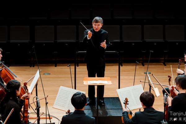 Ken Lam conducting TJO